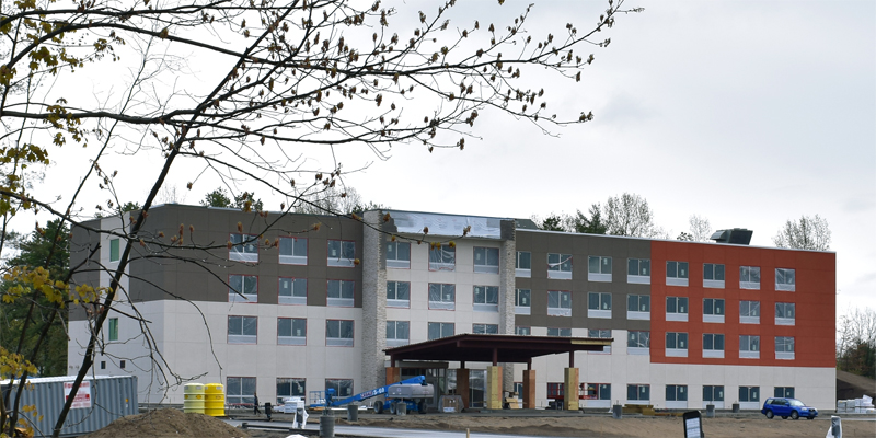 hotel in queensbury, ny